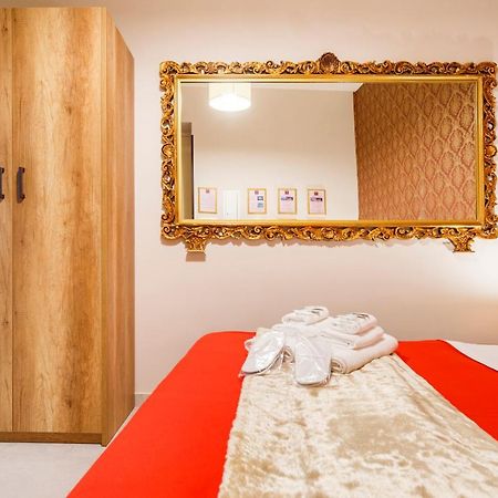Spinacorona Room Naples Exterior photo